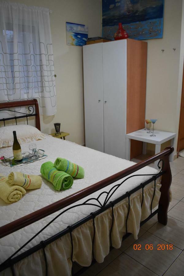 Lia'S Beach House Agios Nikolaos  Buitenkant foto
